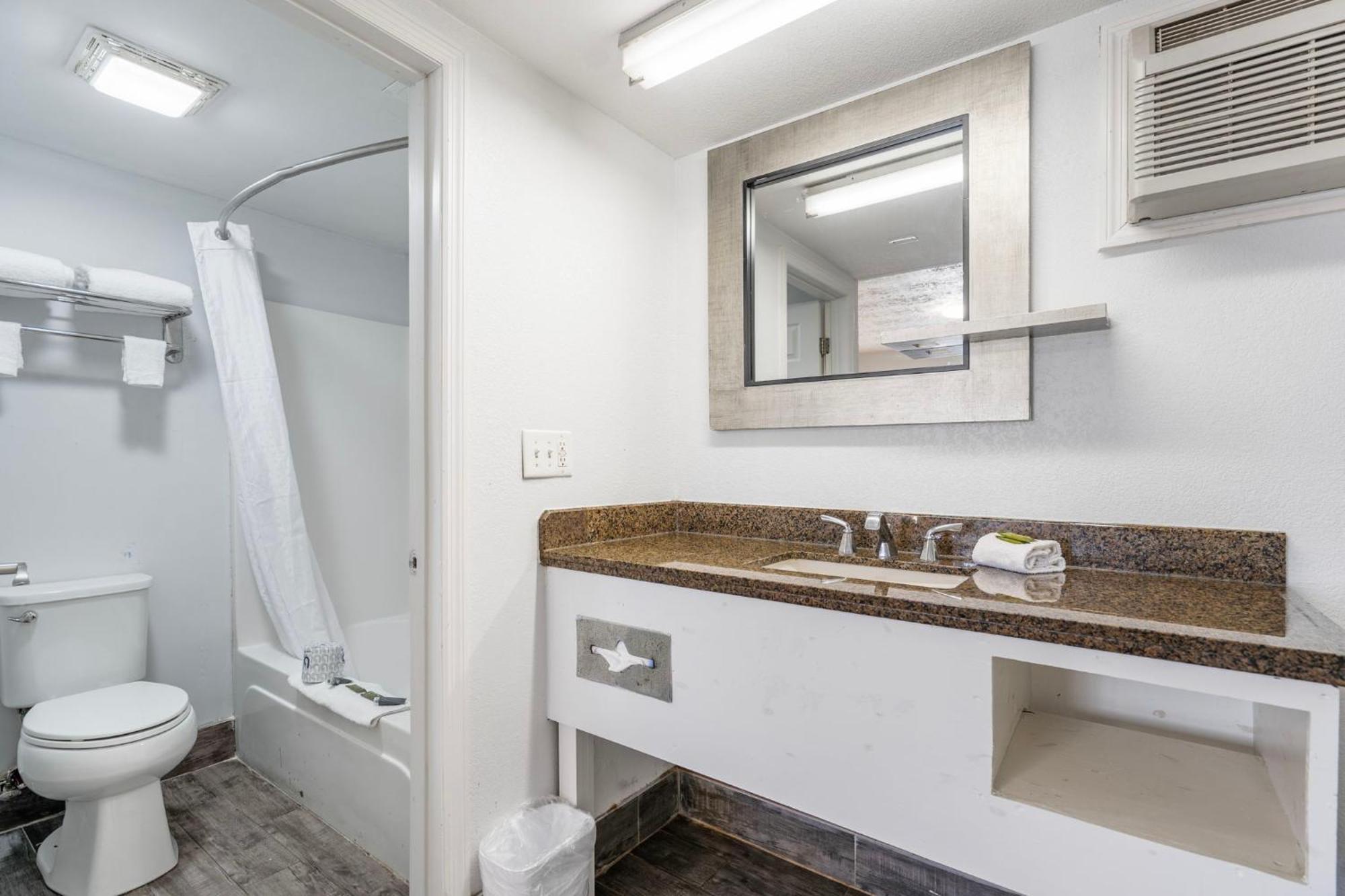 Budgetel Inns & Suites Augusta Downtown 706-945-1238 Buitenkant foto
