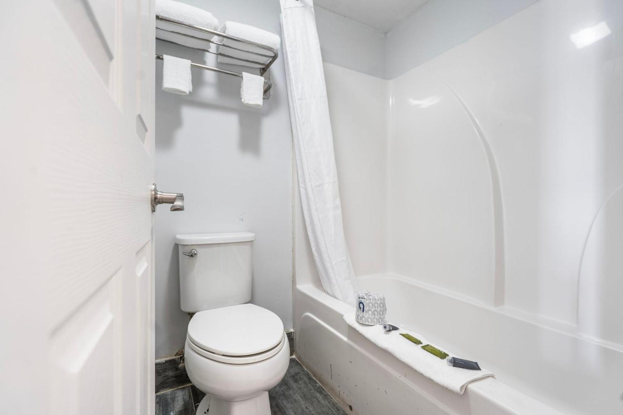 Budgetel Inns & Suites Augusta Downtown 706-945-1238 Buitenkant foto