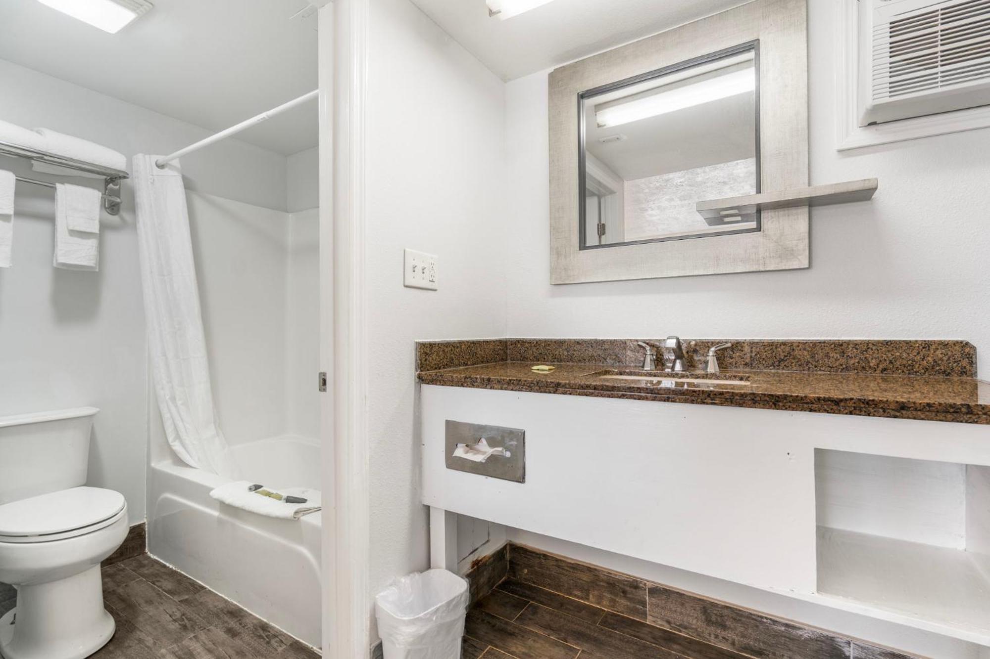 Budgetel Inns & Suites Augusta Downtown 706-945-1238 Buitenkant foto
